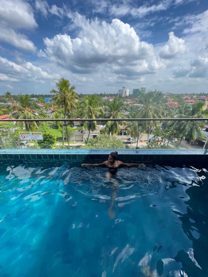 Penton45 - Luxury Penthouse Apartment Negombo Bagian luar foto