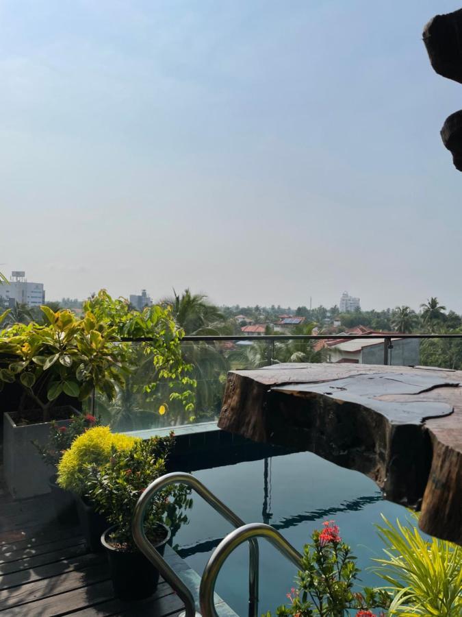 Penton45 - Luxury Penthouse Apartment Negombo Bagian luar foto
